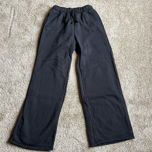 Set Active wide leg sweats in Onyx